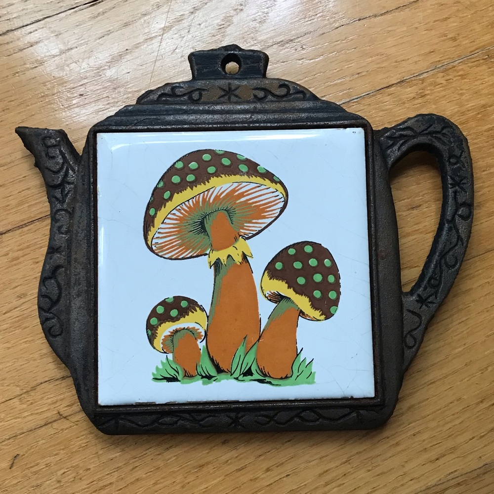 Vintage Retro 70s Mushroom Cast Iron and Tile Trivet Seven Star